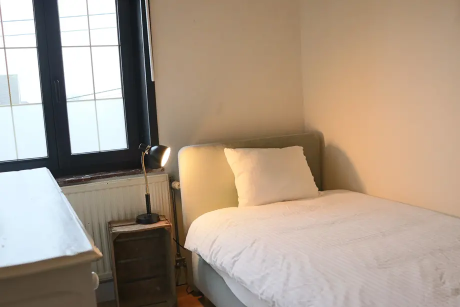 Smallest room with comfortable box spring bed